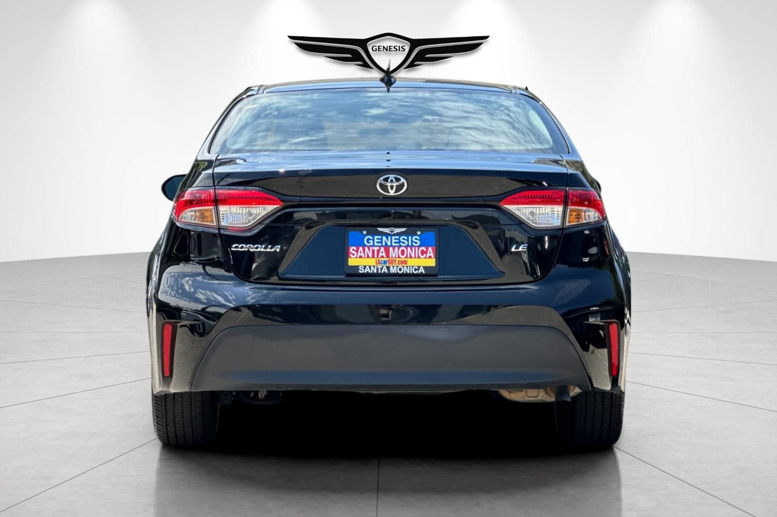 Used 2025 Toyota Corolla LE FWD image 5