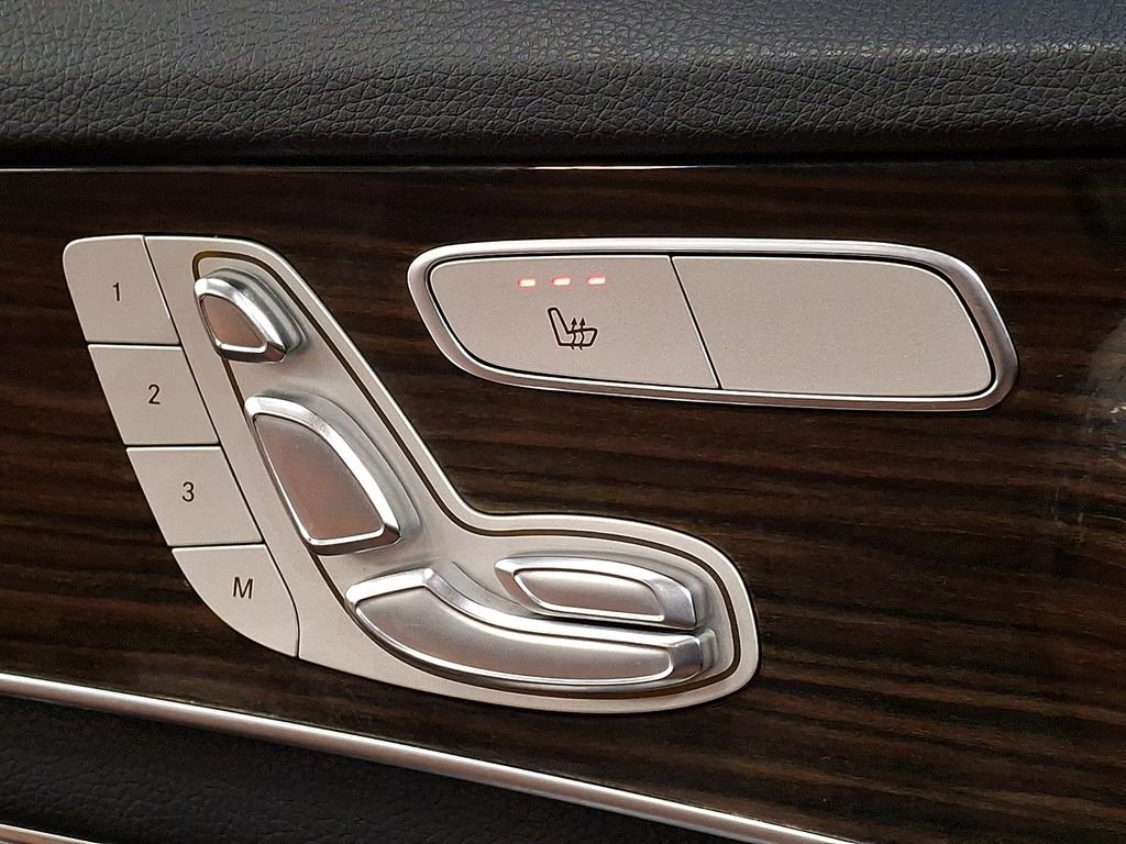 Used 2018 Mercedes-Benz C 300 4MATIC Sedan image 23