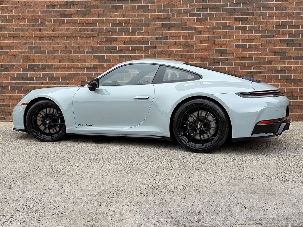 Certified 2025 Porsche 911 Carrera 4 GTS image 3