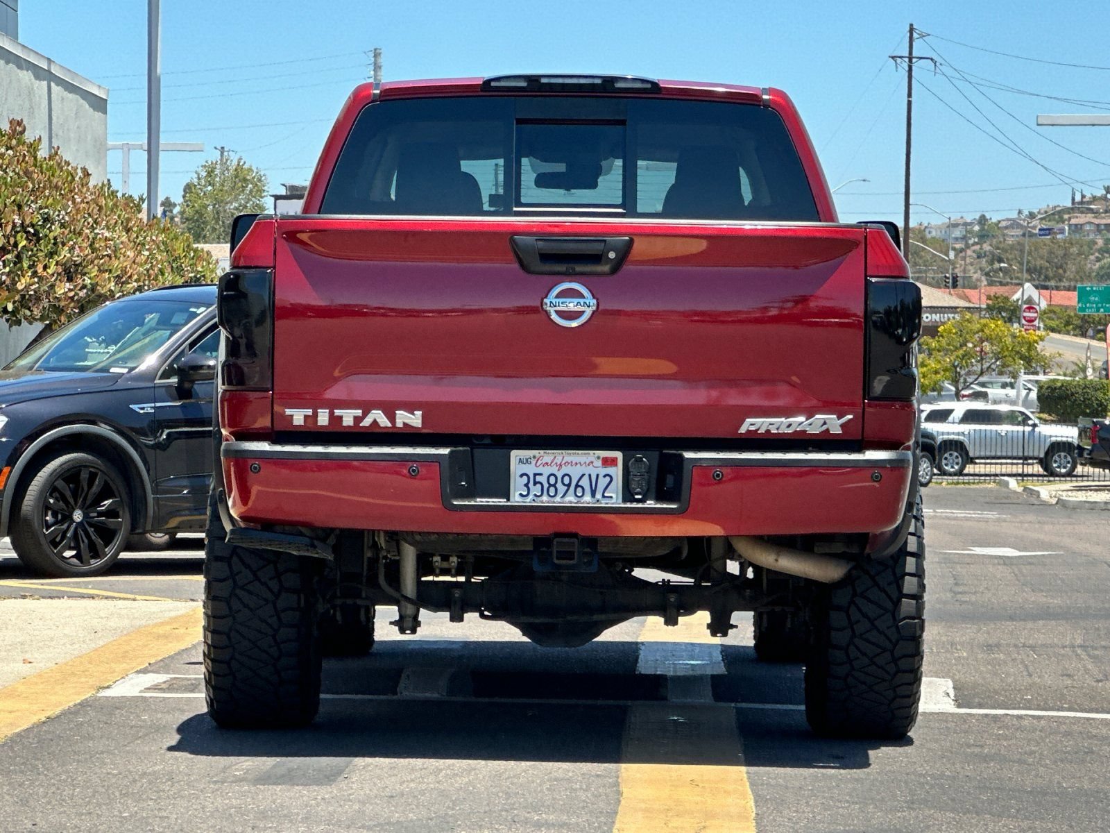 Used 2018 Nissan Titan PRO-4X w/ Pro-4x Utility Package AWD/4WD image 4