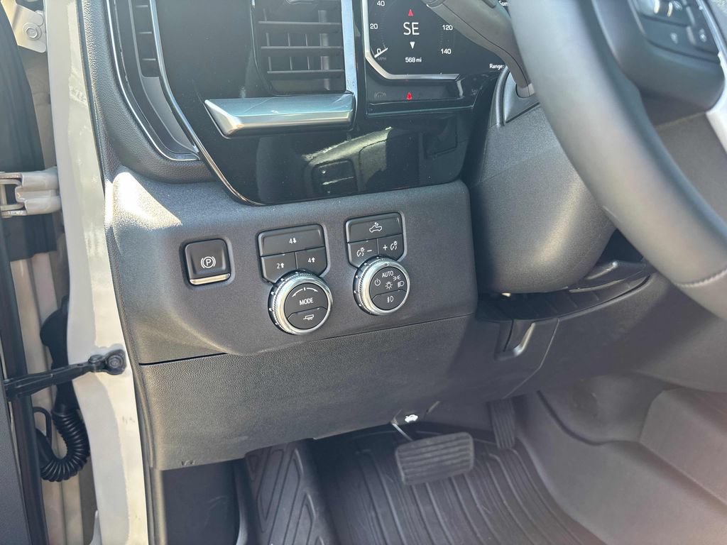 Used 2026 GMC Sierra 2500 SLE AWD/4WD image 12
