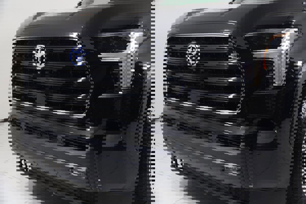 Used 2024 Toyota Sequoia Limited image 76