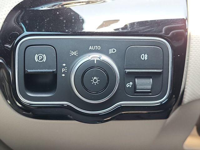 Used 2023 Mercedes-Benz CLA 250 4MATIC image 21