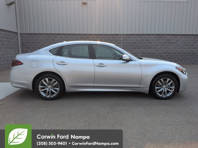 Used 2016 INFINITI Q70 3.7 w/ Deluxe Touring Package AWD/4WD video 2