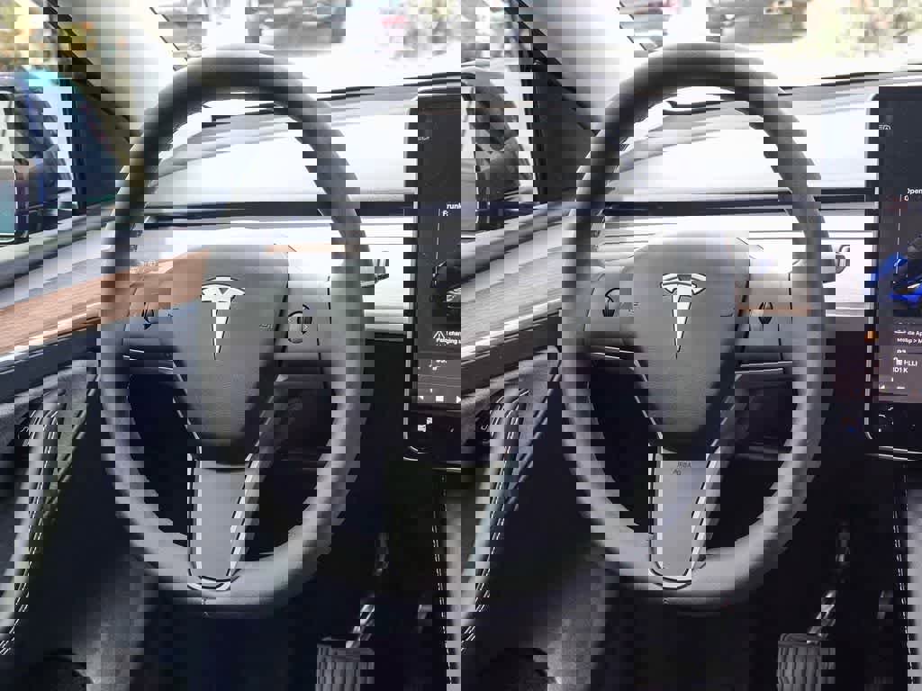 Used 2024 Tesla Model Y Long Range image 13