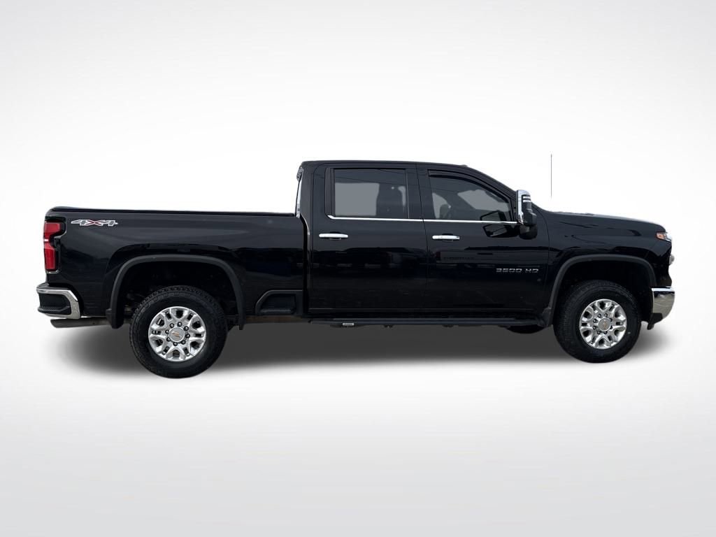 Used 2024 Chevrolet Silverado 3500 LTZ w/ LTZ Convenience Package image 8