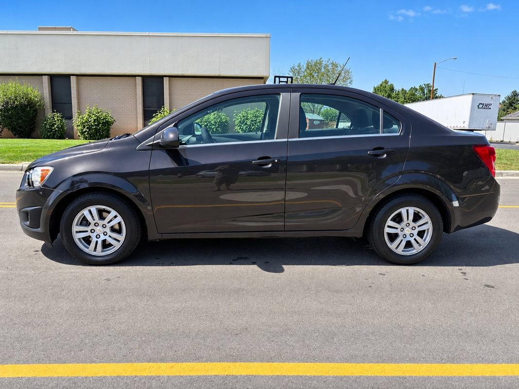 Used 2014 Chevrolet Sonic LT FWD image 3