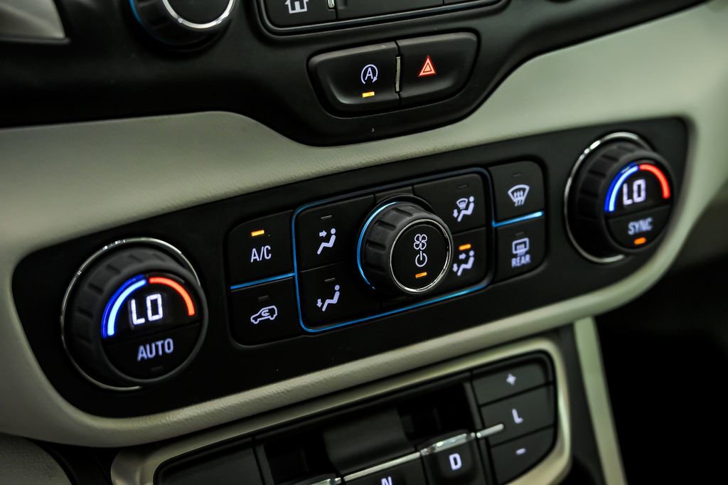 Used 2022 GMC Terrain Denali w/ Denali Premium Package image 25