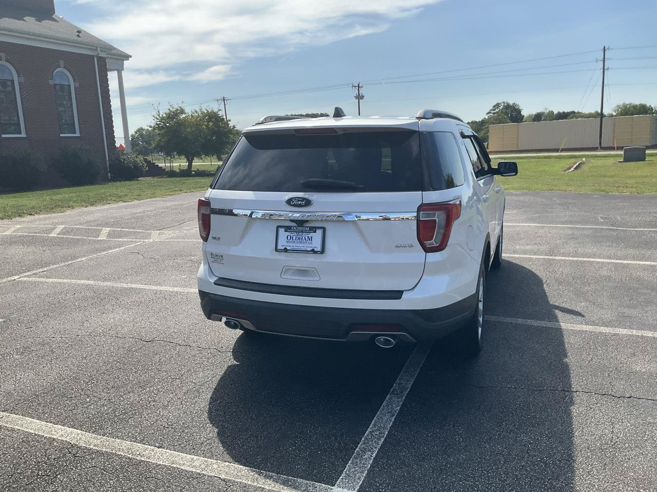 Used 2018 Ford Explorer XLT AWD/4WD image 7