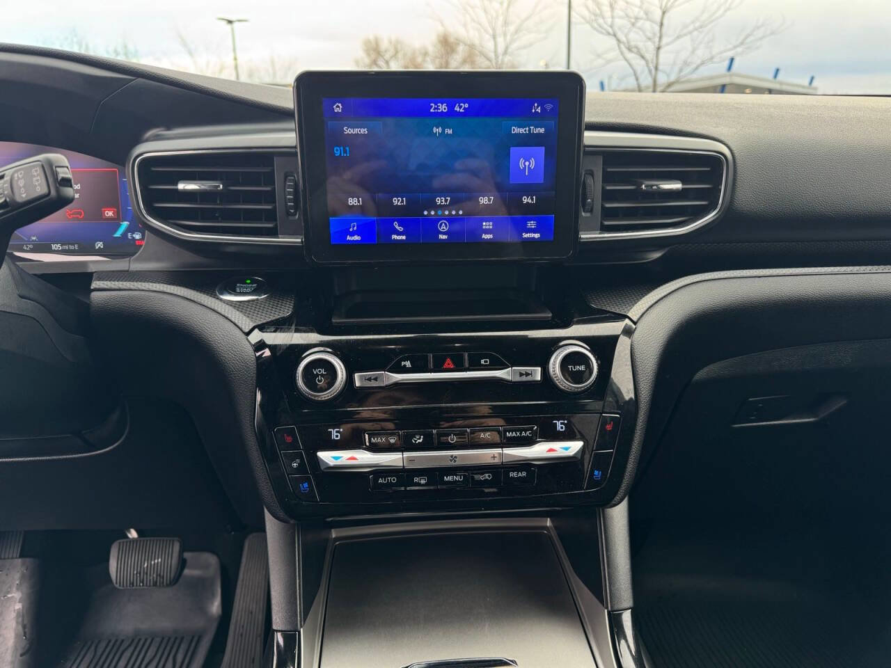 Used 2021 Ford Explorer ST image 24