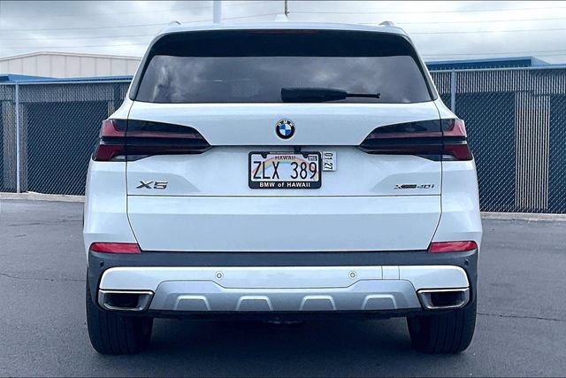 Used 2024 BMW X5 xDrive40i w/ Parking Assistance Package AWD/4WD image 4