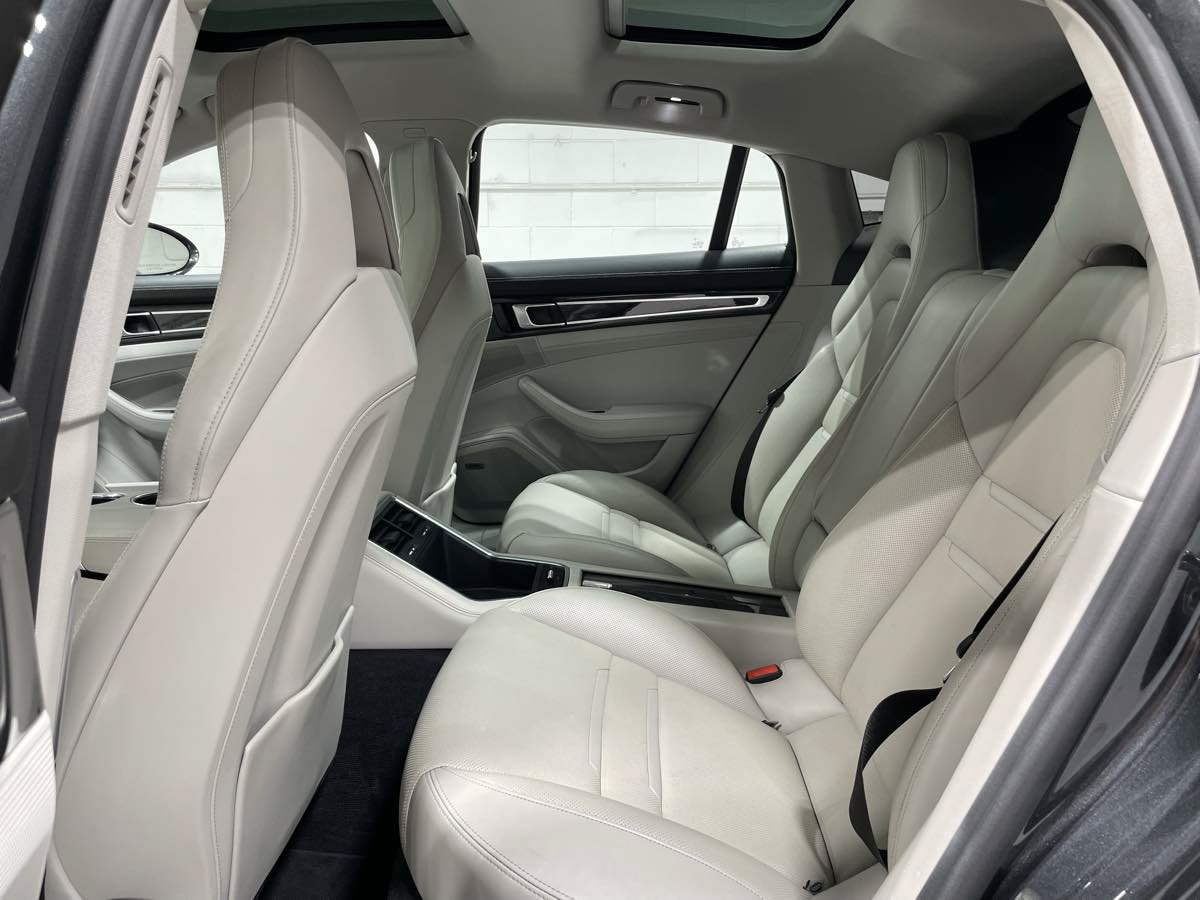 Used 2018 Porsche Panamera 4 w/ Premium Package AWD/4WD image 16