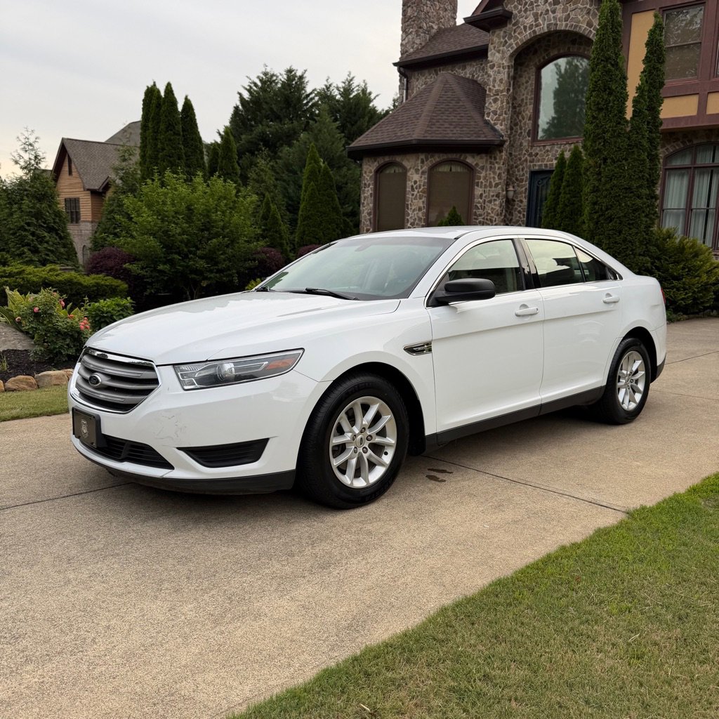 Used 2015 Ford Taurus SE