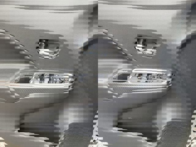 Used 2024 Nissan Versa SR w/ Trunk Package image 27