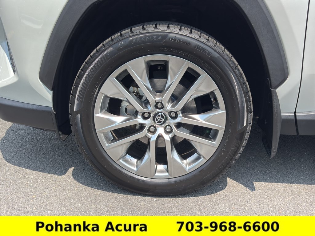 Used 2021 Toyota RAV4 XLE Premium AWD/4WD image 30
