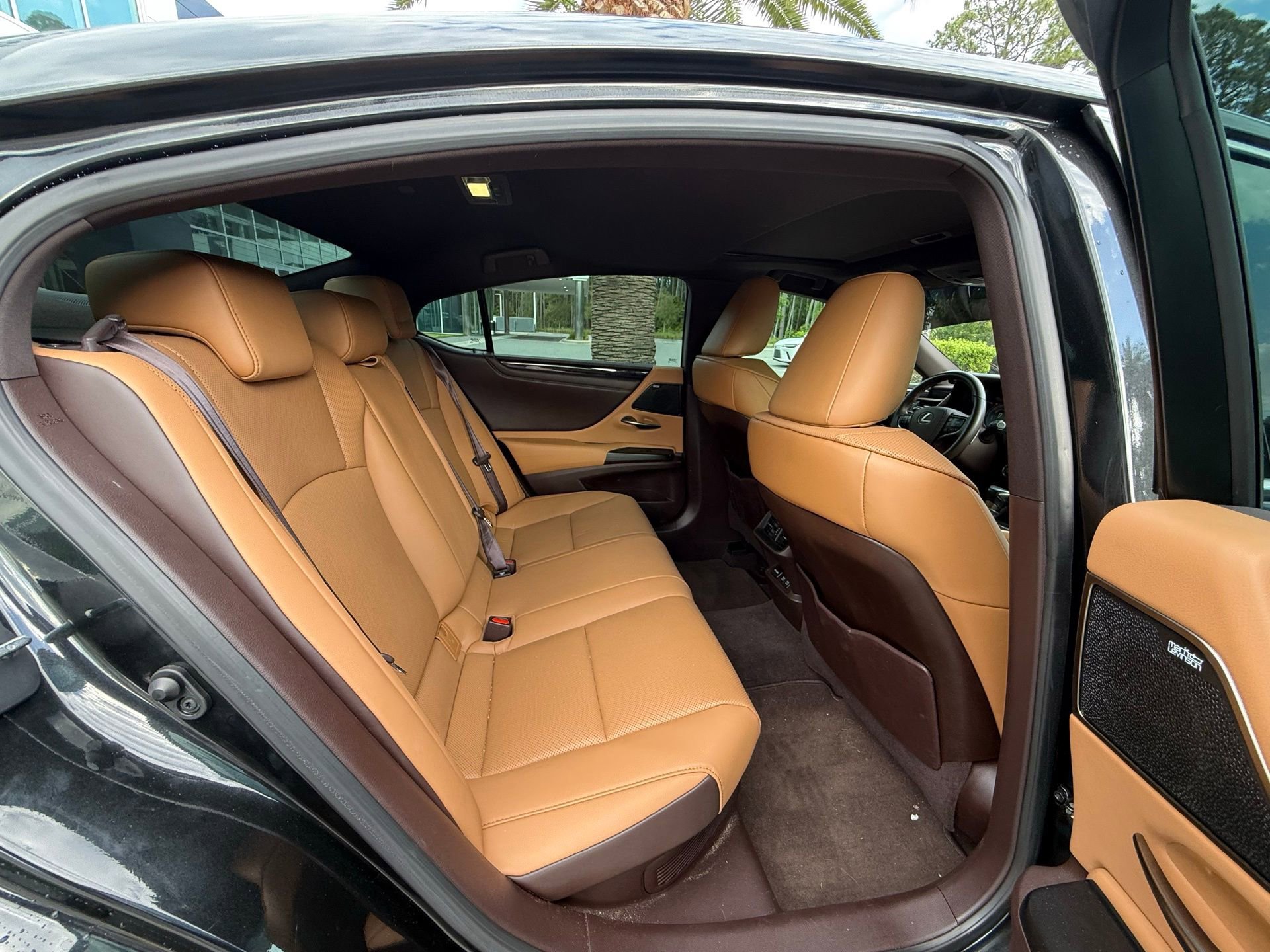 Used 2020 Lexus ES 300h w/ Premium Package FWD image 19