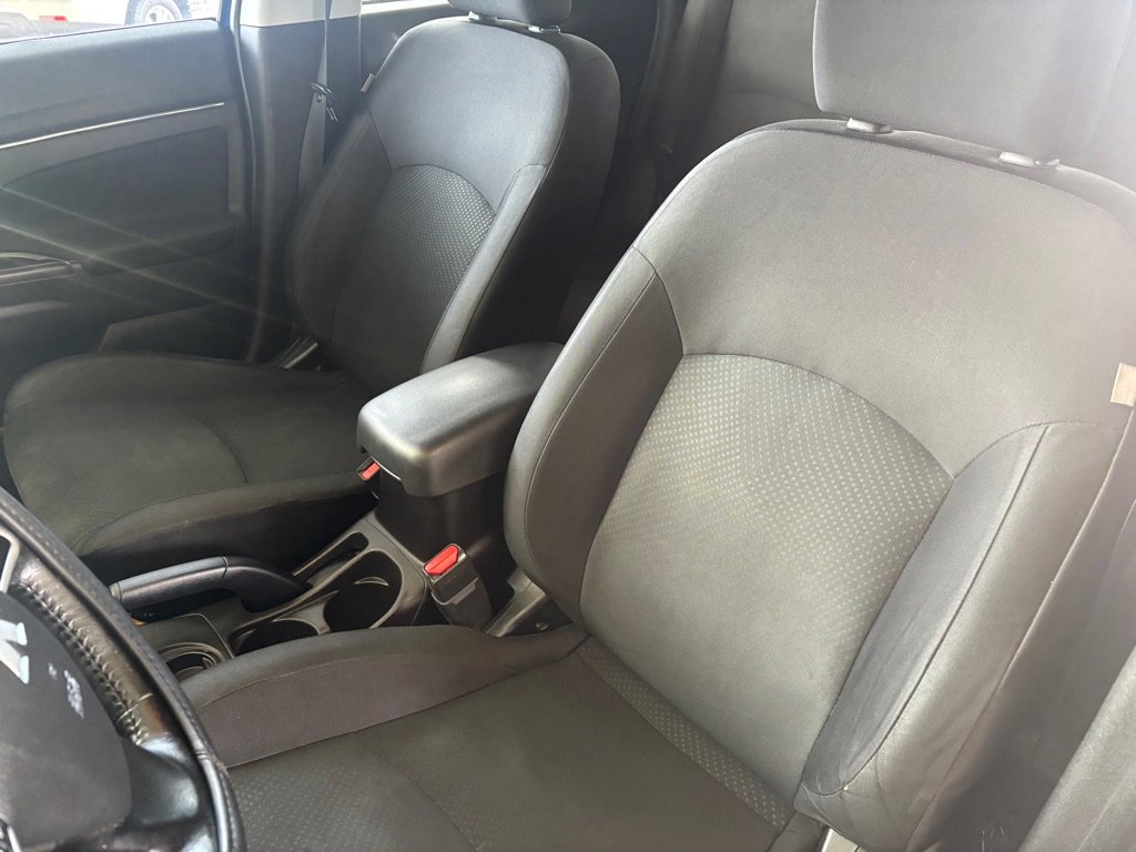 Used 2015 Mitsubishi Outlander Sport ES image 6