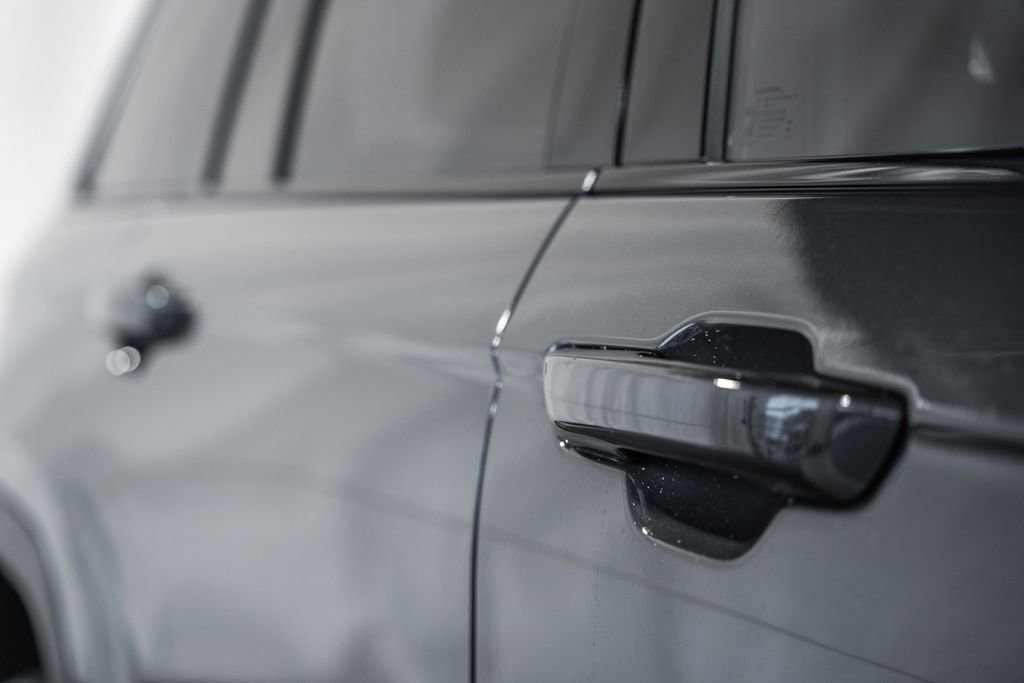 New 2025 Jeep Grand Cherokee Laredo X w/ Luxury Tech Group I image 15