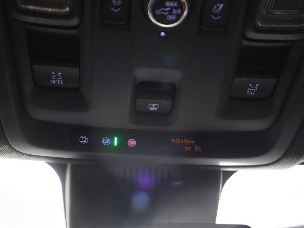 Used 2023 GMC Yukon XL AT4 w/ AT4 Premium Plus Package AWD/4WD image 57