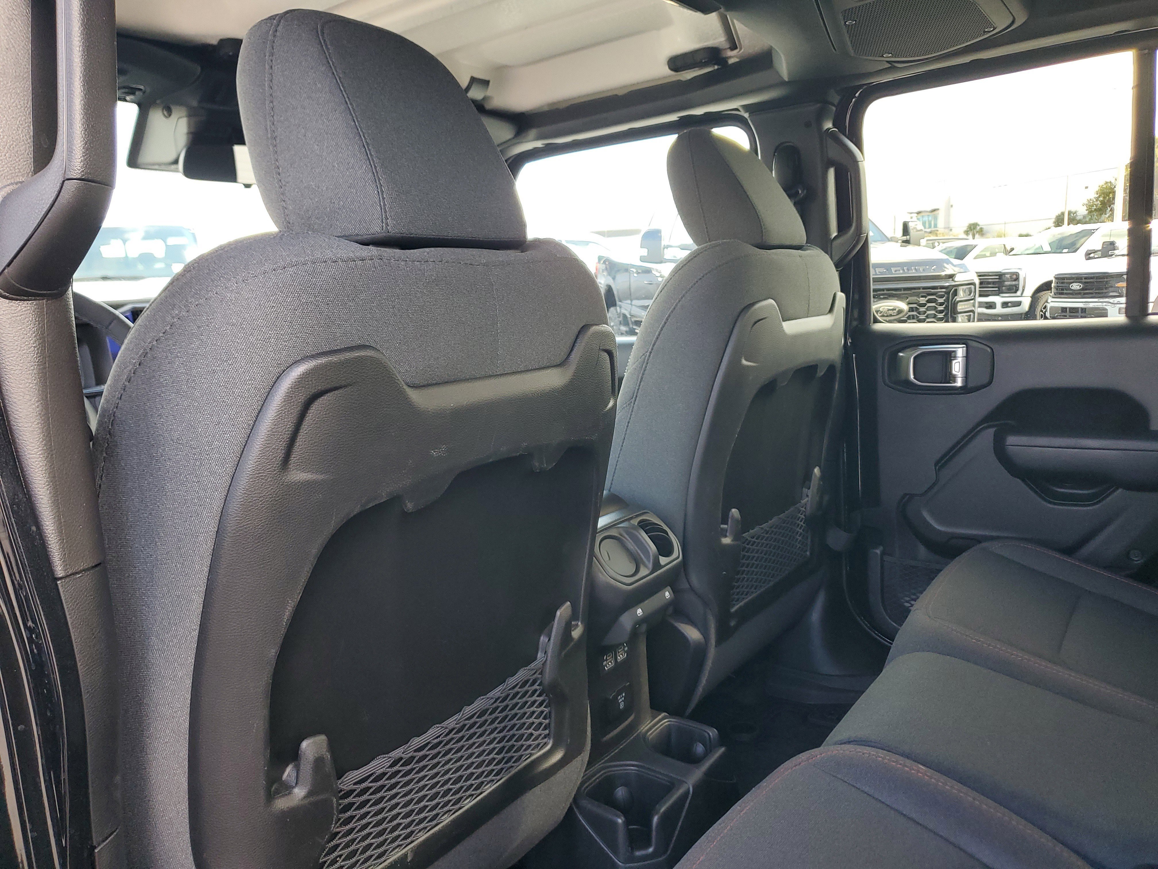 Used 2025 Jeep Gladiator Rubicon w/ Convenience Group image 13