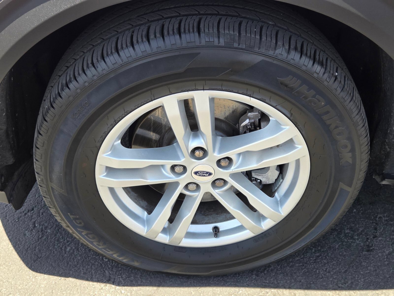 Certified 2023 Ford Explorer XLT w/ Equipment Group 202A RWD image 9