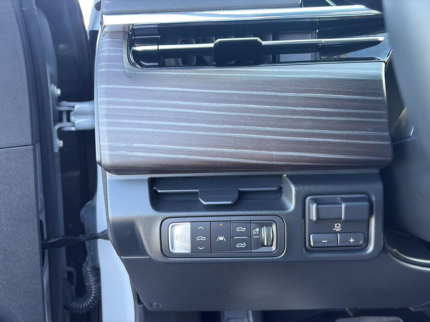 Used 2026 GMC Sierra EV Denali AWD/4WD image 23
