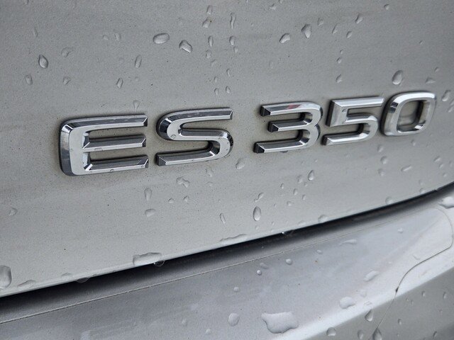 Used 2016 Lexus ES 350 w/ Navigation System Package image 29