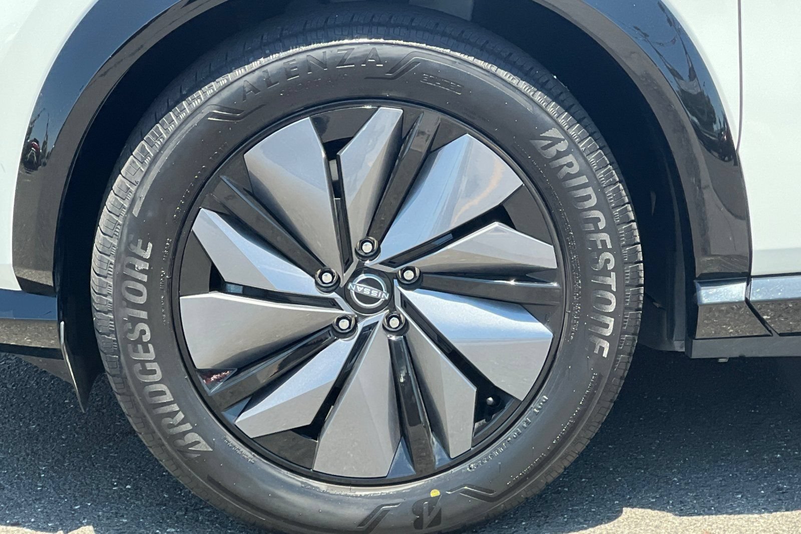 Certified 2023 Nissan Ariya FWD image 33