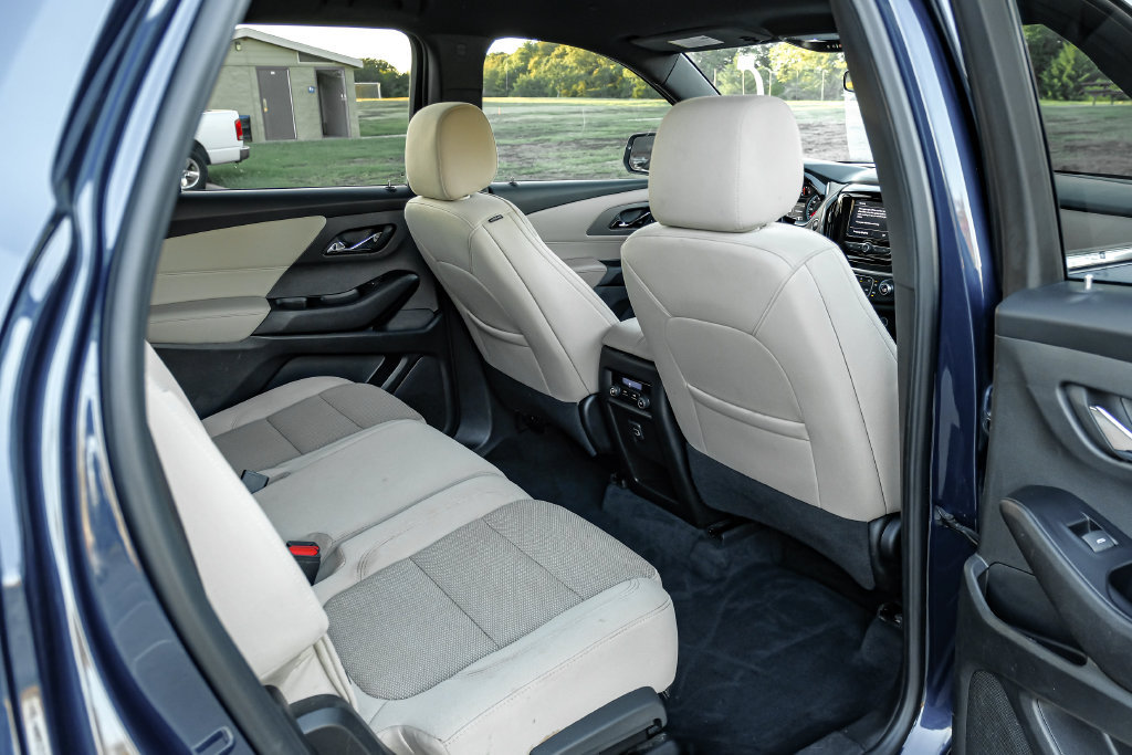 Used 2023 Chevrolet Traverse LS w/ Safety Package FWD image 40