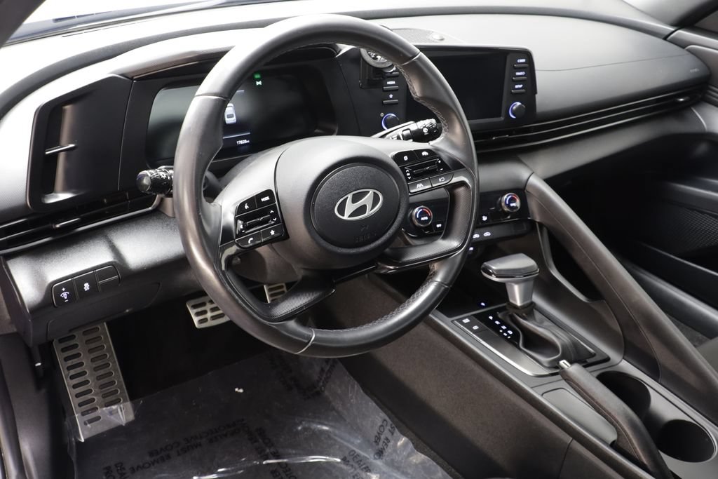 Used 2025 Hyundai Elantra Sport FWD image 7