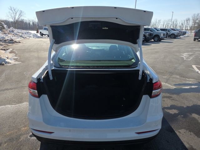 Used 2020 Ford Fusion SE image 9