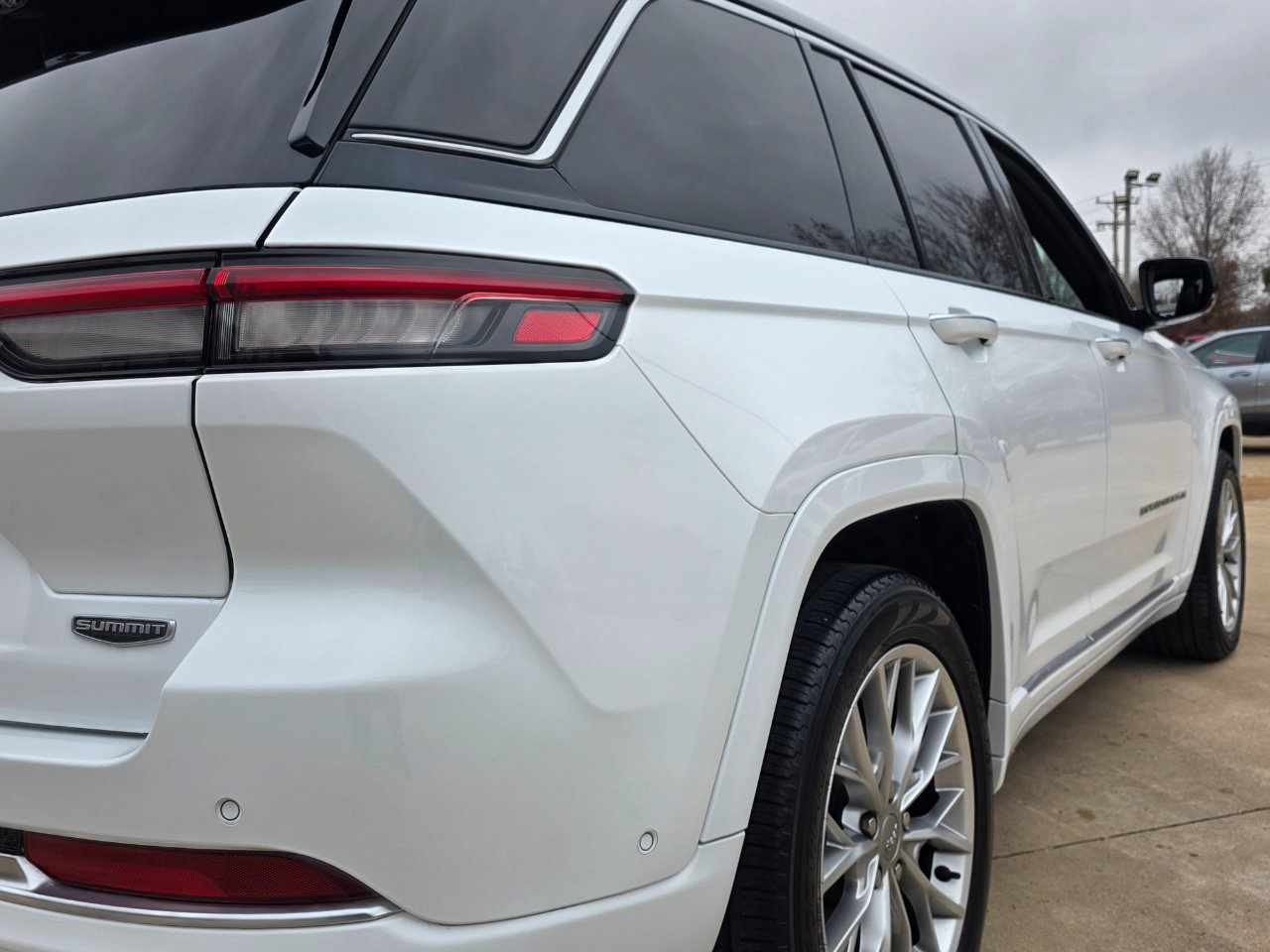 Used 2022 Jeep Grand Cherokee Summit w/ Adv Protech Group IV image 23