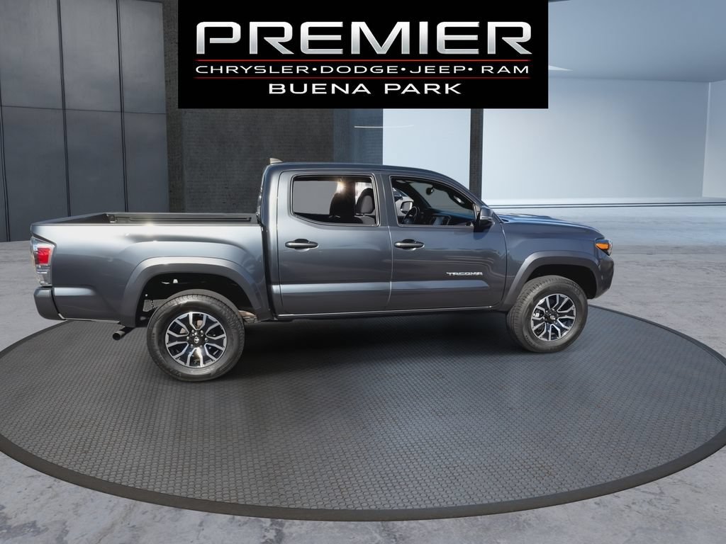 Used 2022 Toyota Tacoma TRD Sport w/ Technology Package RWD image 3