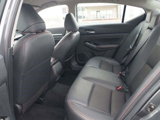 Used 2025 Nissan Altima 2.5 SR image 13