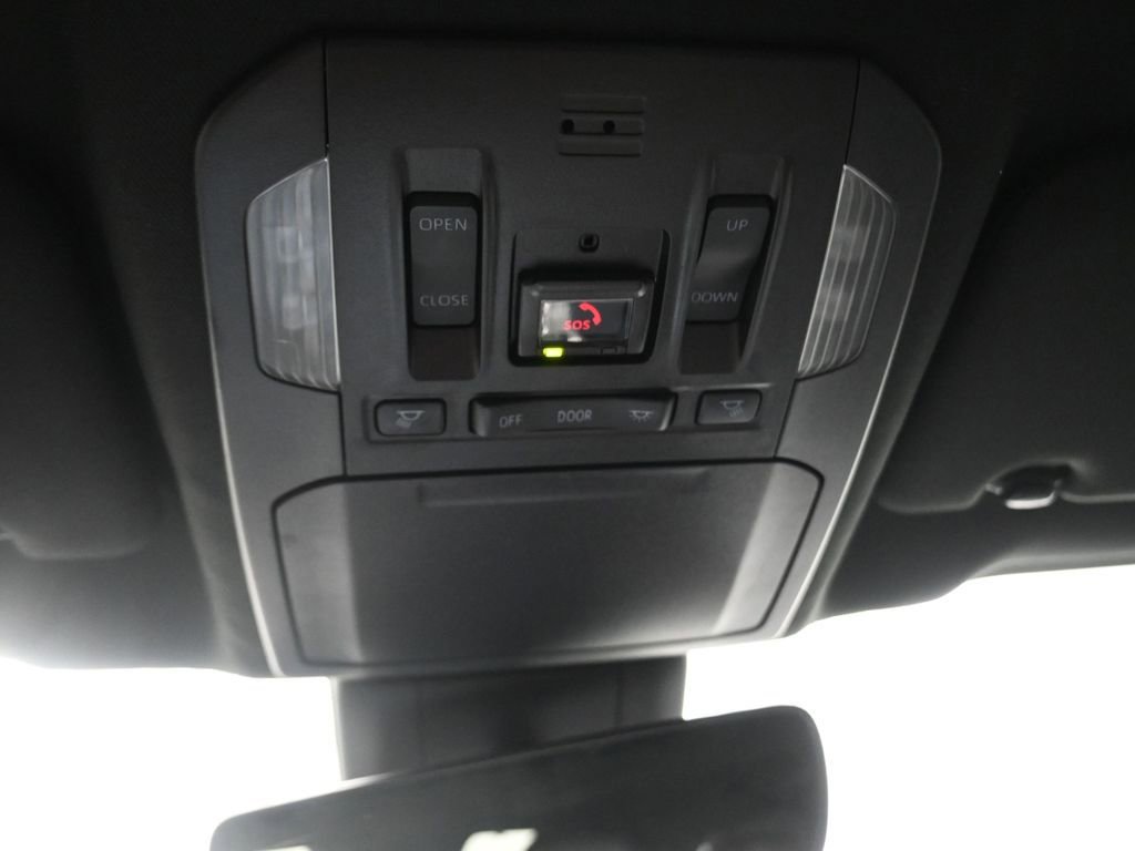 Used 2021 Toyota Highlander XSE image 11