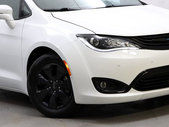 Used 2019 Chrysler Pacifica Limited w/ Advanced Safetytec Group image 3