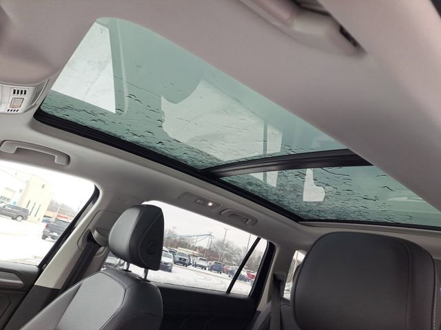 Used 2022 Volkswagen Tiguan SE image 6