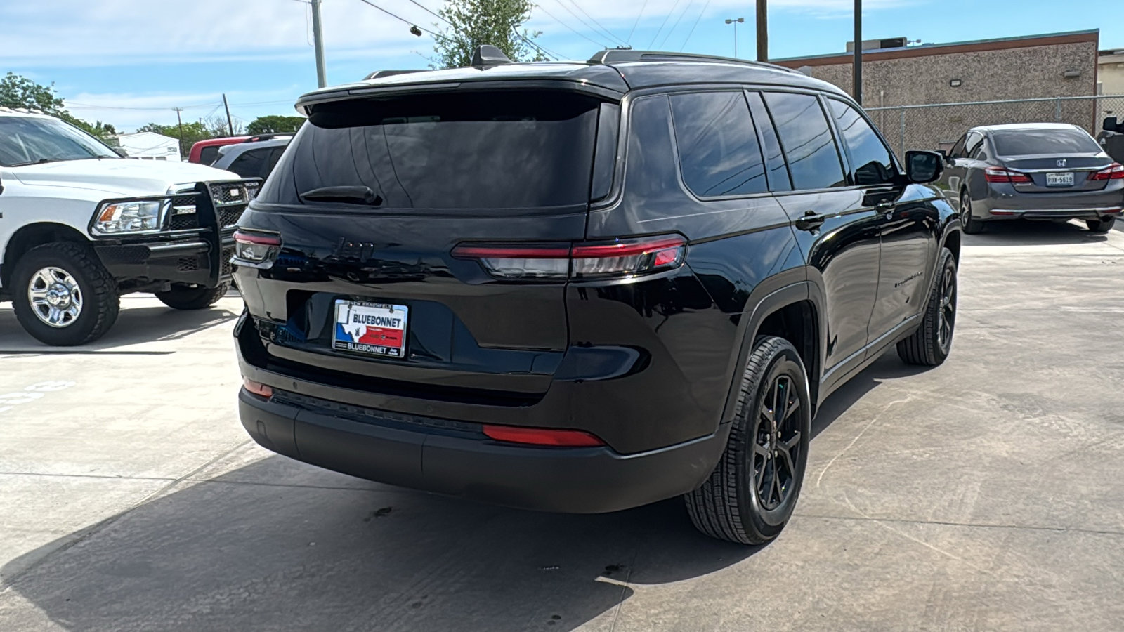 Certified 2024 Jeep Grand Cherokee L Altitude image 5