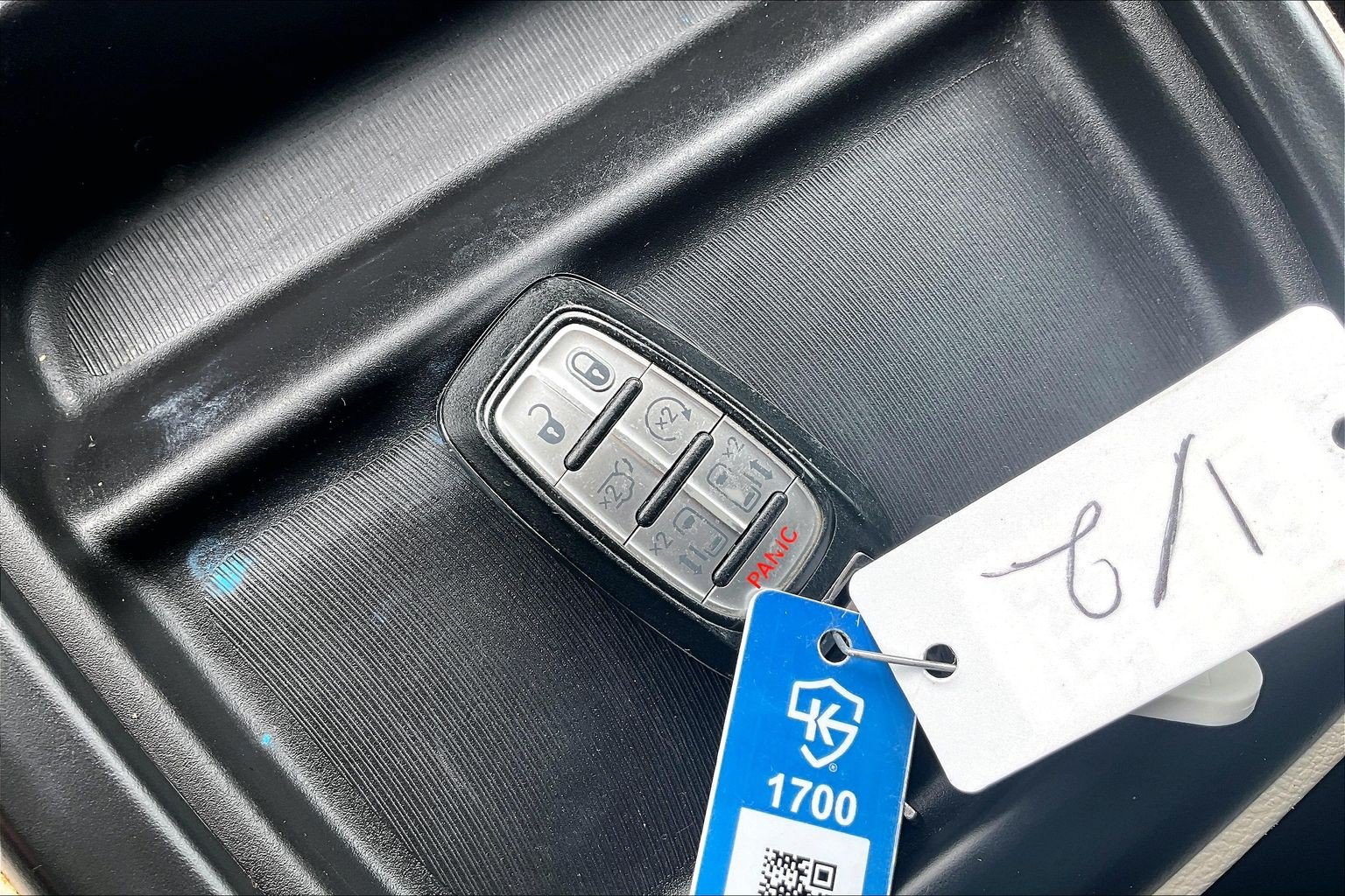 Used 2017 Chrysler Pacifica Touring-L FWD image 11