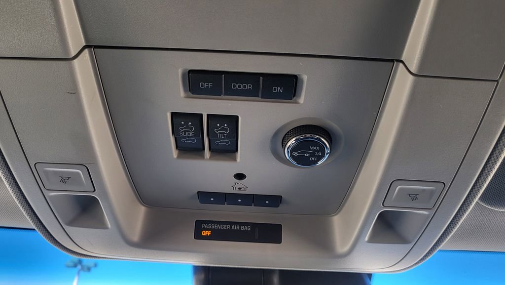 Used 2019 GMC Yukon XL SLT w/ Premium Edition image 44