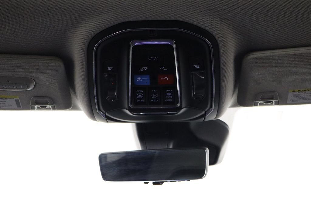 Used 2022 Jeep Grand Cherokee L Limited w/ Luxury Tech Group II AWD/4WD image 29