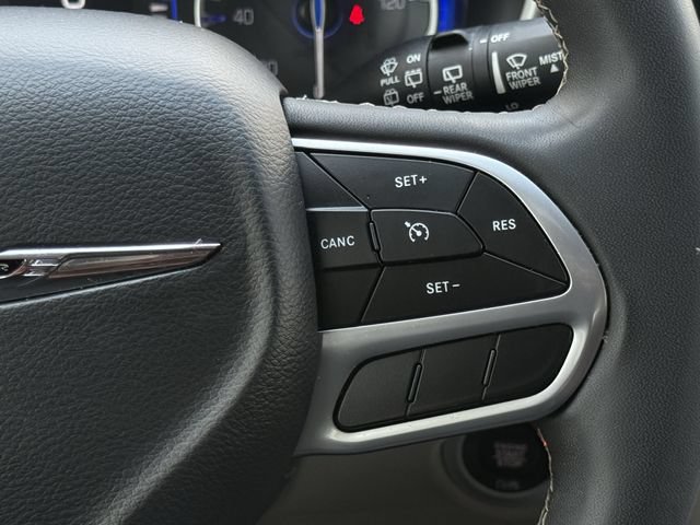 Used 2023 Chrysler Voyager LX FWD image 14