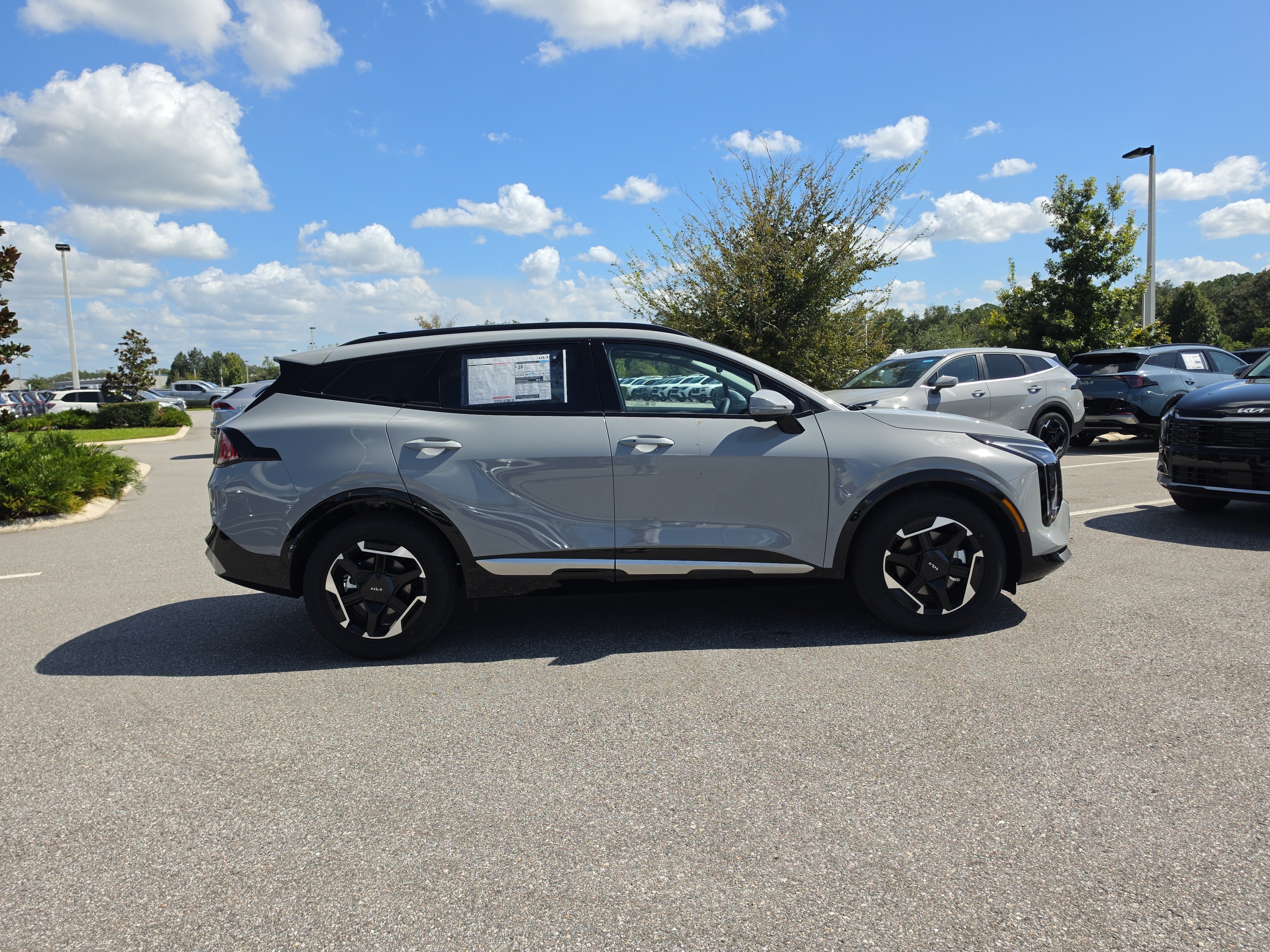 New 2027 Kia Sportage SX FWD image 9