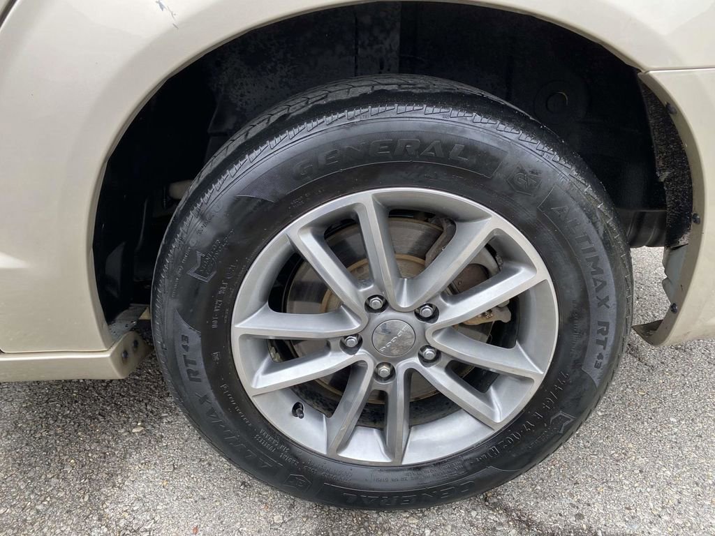 Used 2014 Dodge Grand Caravan SXT image 7