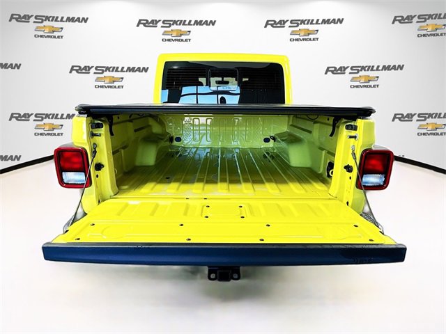 Used 2023 Jeep Gladiator Mojave w/ Cold Weather Group image 27
