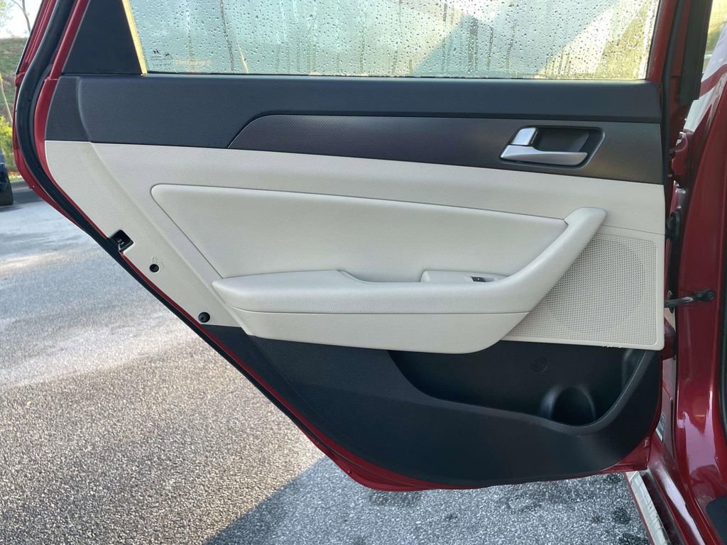 Used 2017 Hyundai Sonata Sport w/ Cargo Package image 2