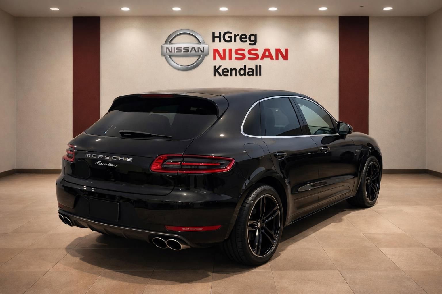 Used 2016 Porsche Macan Turbo image 4