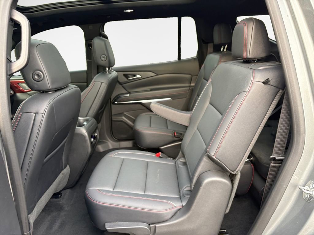 Used 2025 Chevrolet Traverse Z71 w/ Driver Confidence Package image 24