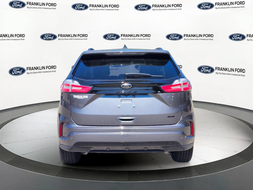 Certified 2022 Ford Edge SE w/ Black Appearance Package AWD/4WD image 4
