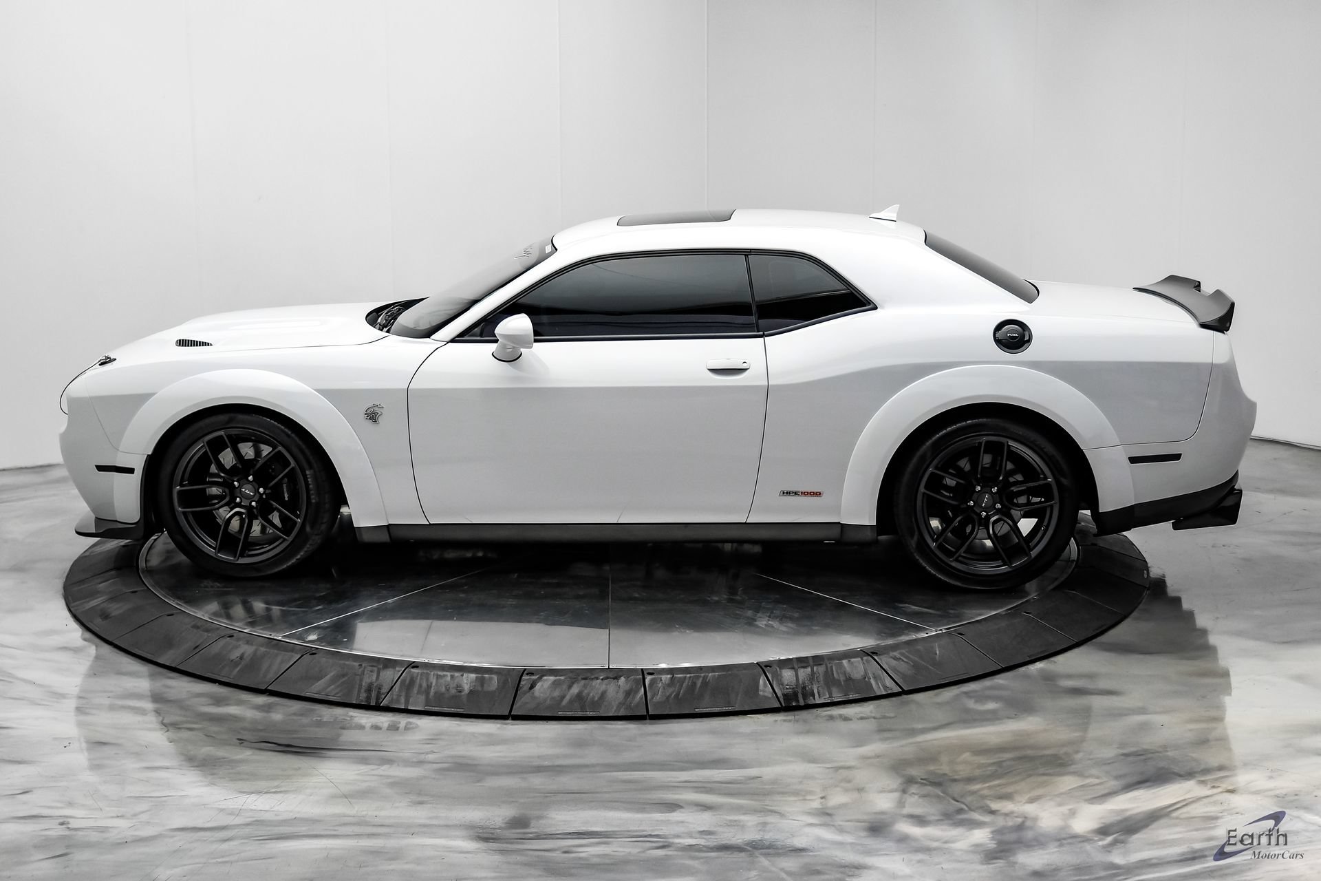Used 2018 Dodge Challenger SRT Hellcat RWD image 8